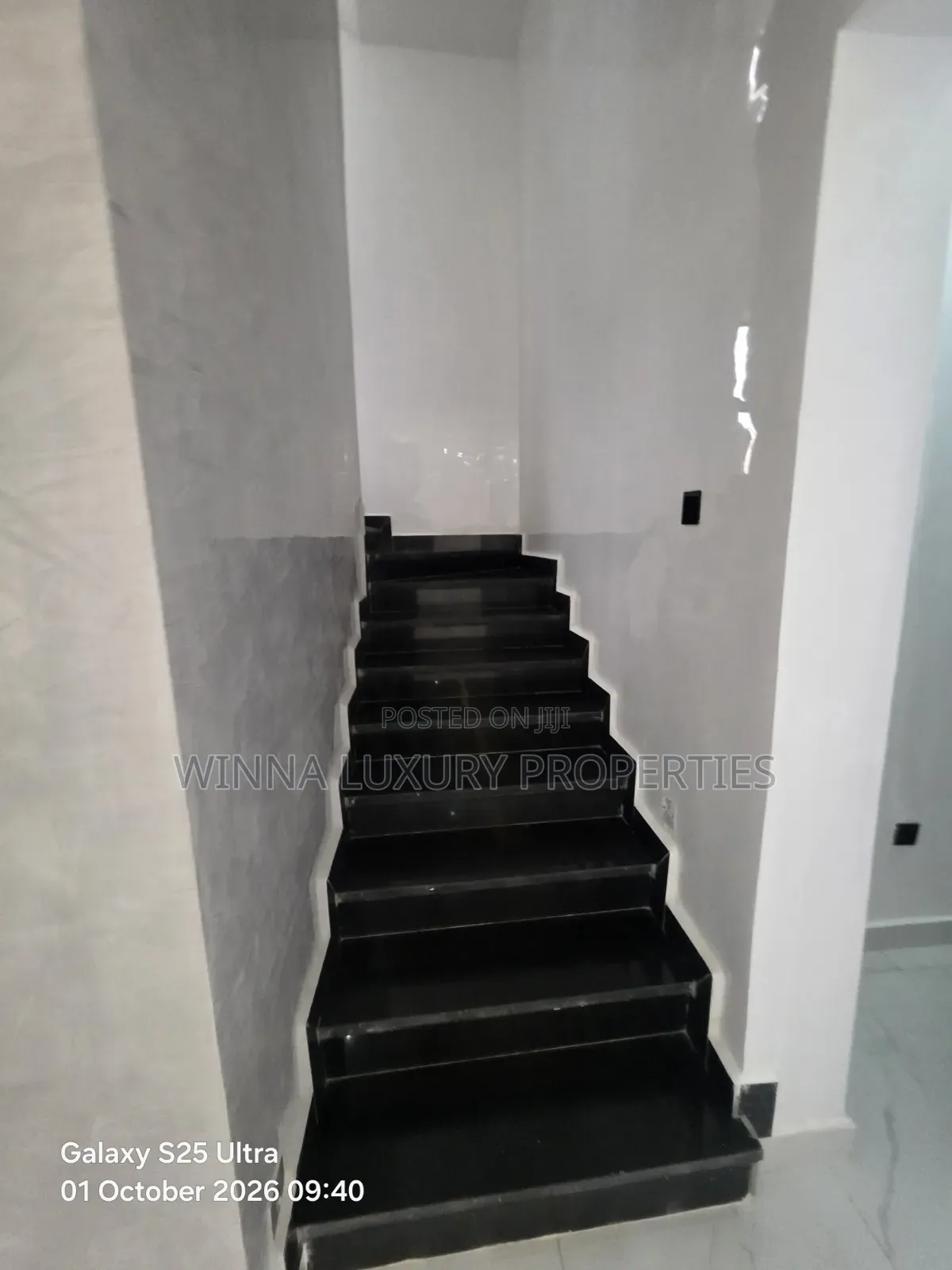 6bdrm Duplex in Apo Resettlement for sale in Apo Resettlement