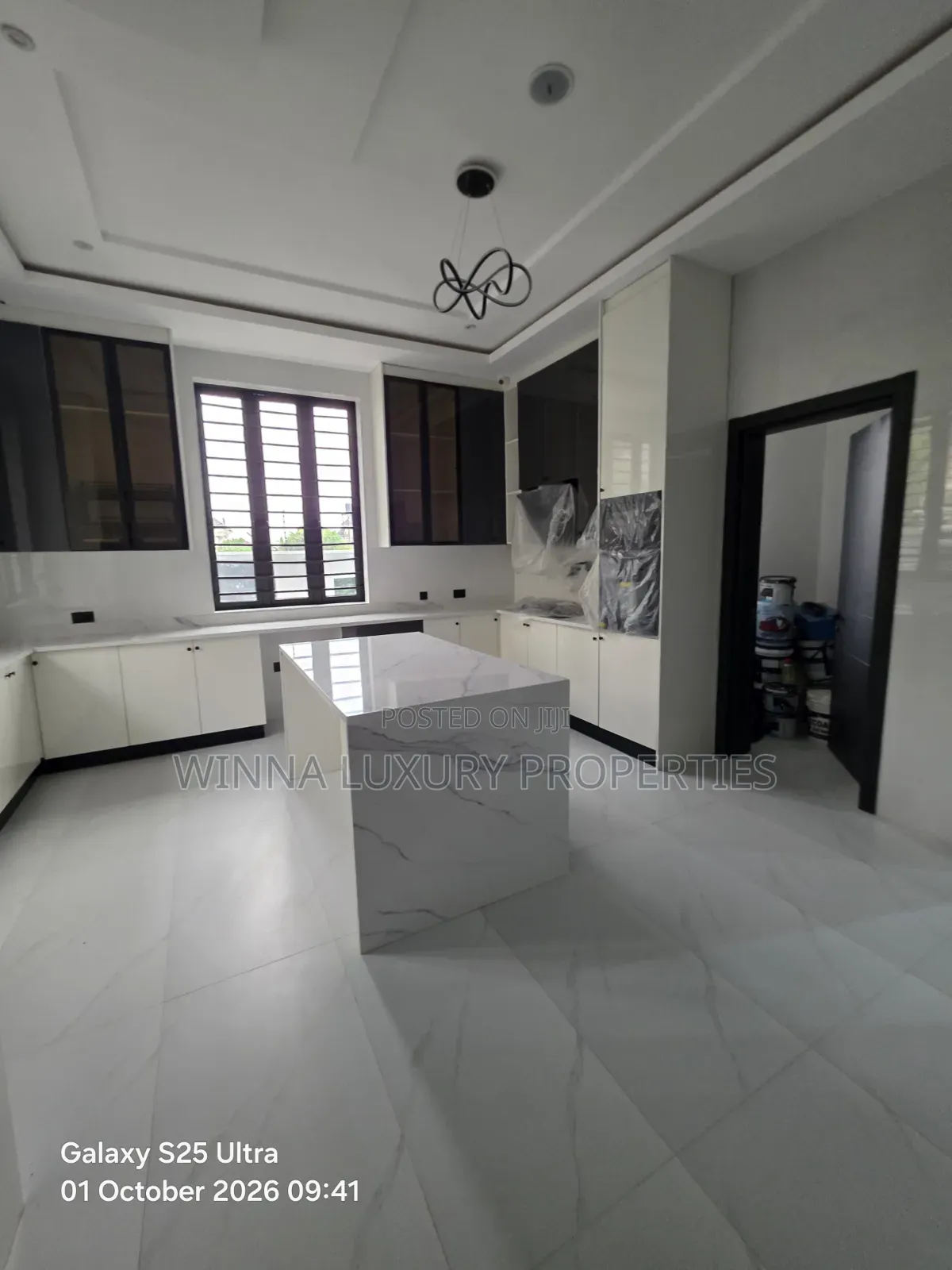 6bdrm Duplex in Apo Resettlement for sale in Apo Resettlement