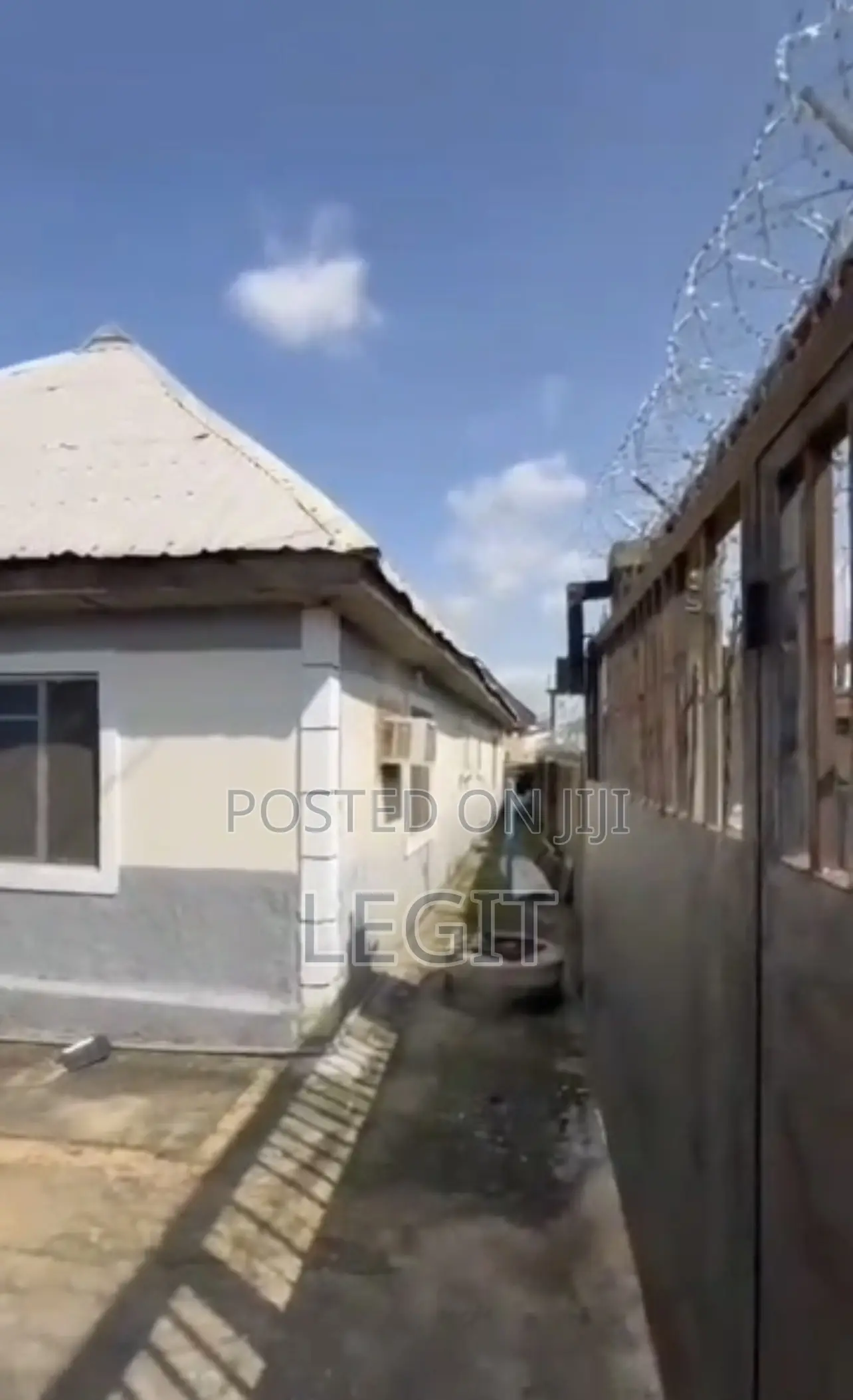 3bdrm Bungalow in Lugbe District for sale in Lugbe District