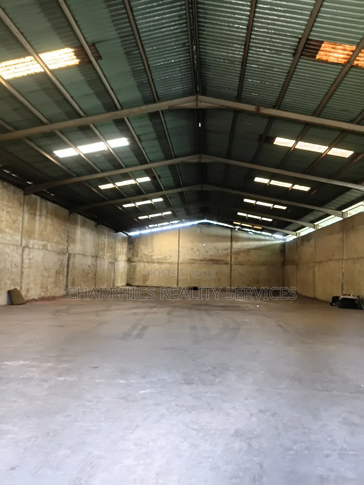 8,000sqft Warehouse Space Along Apapa-Oshodi Expressway in Oshodi Expressway