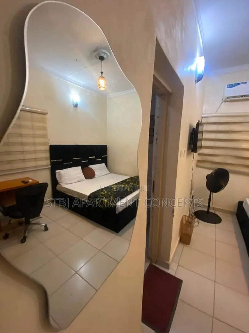 Studio Share Apartments in Mabushi