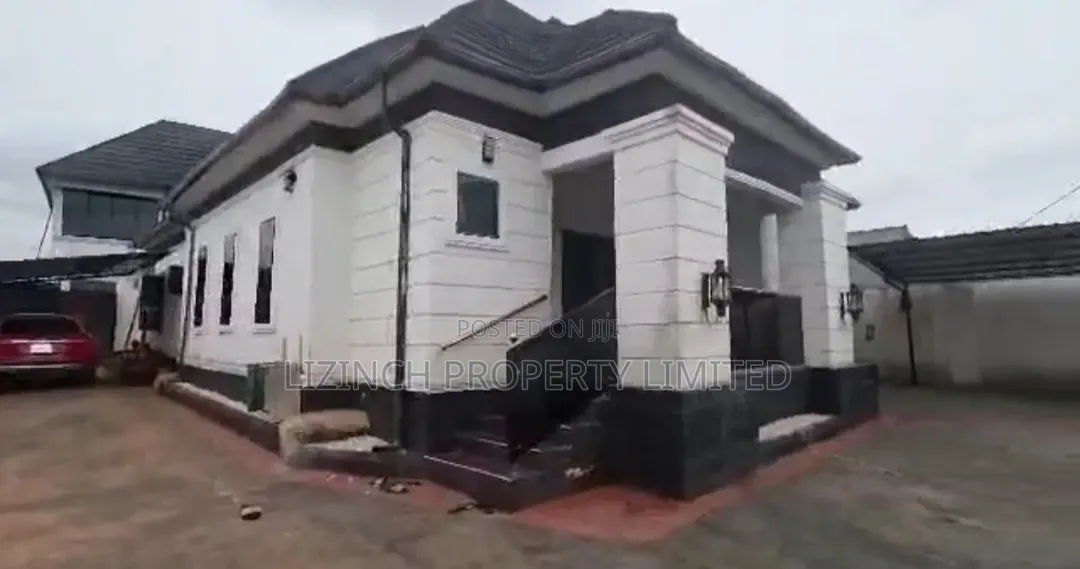3bdrm Bungalow in Benin City for sale in Benin City