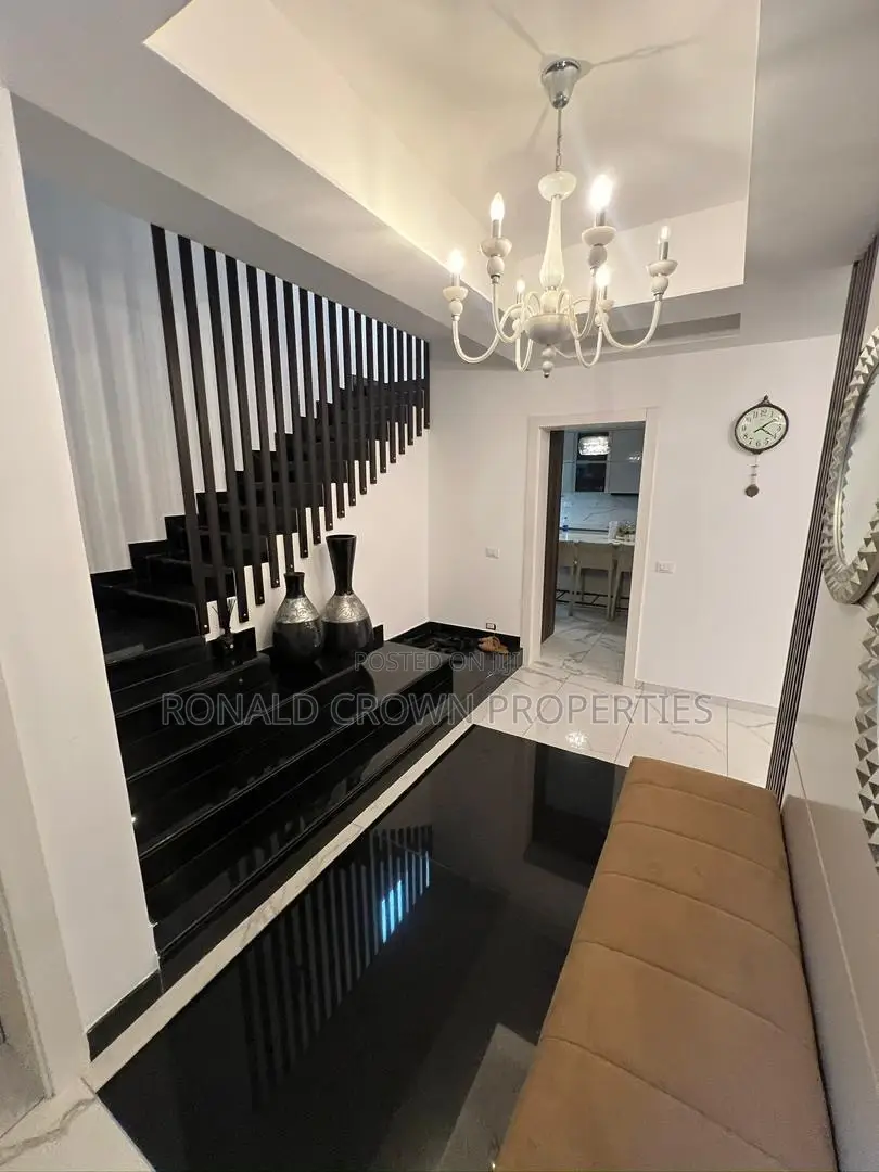 Furnished 5bdrm House in Osapa london for sale in Osapa london