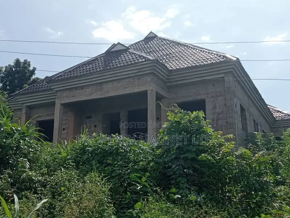 4bdrm Duplex in Umuahia for sale in Umuahia