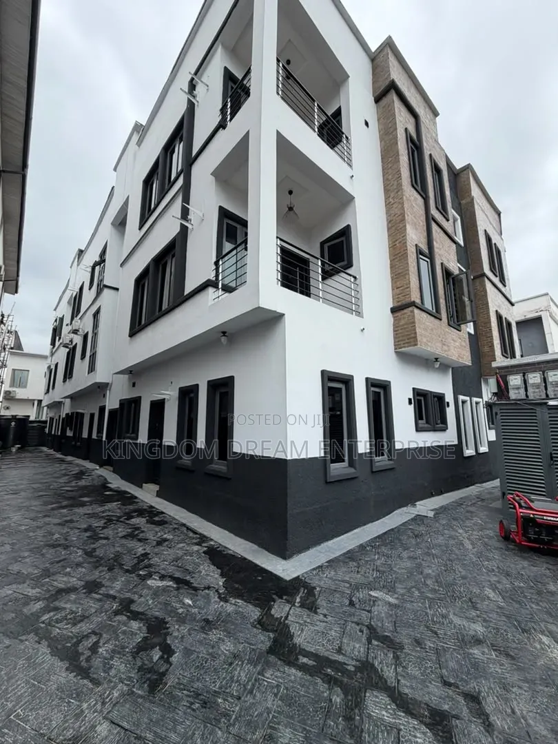 2bdrm Block of Flats in Orchid Road Lekki for rent in Lekki Expressway