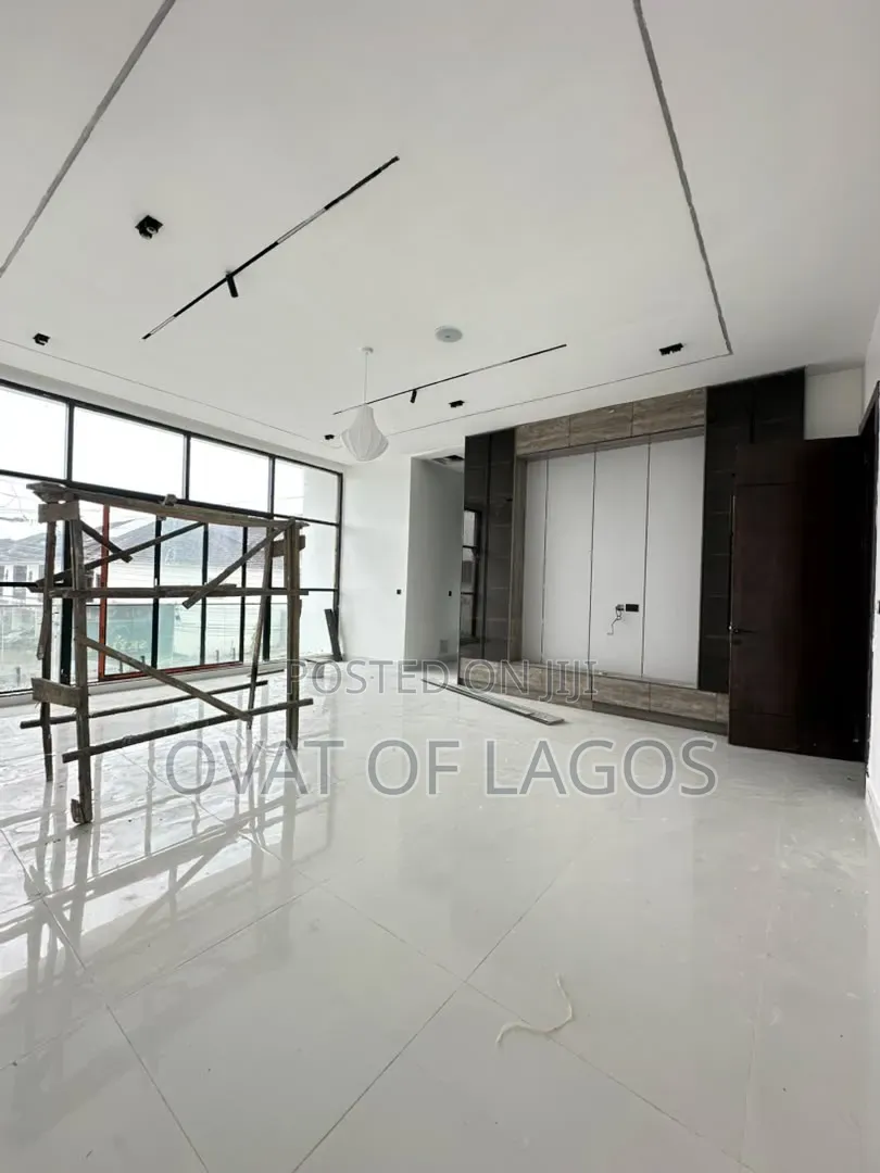 4bdrm Duplex in Lekki Expressway for sale in Lekki Expressway