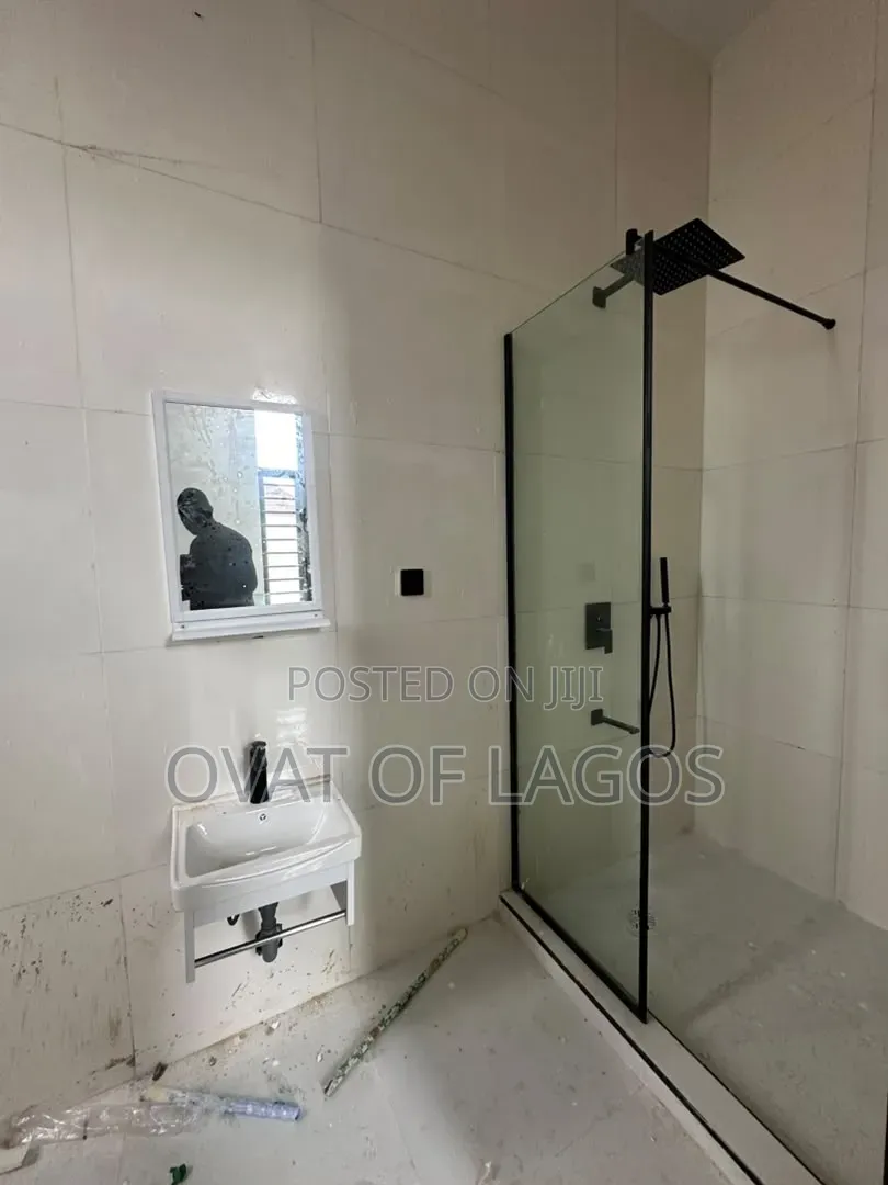 4bdrm Duplex in Lekki Expressway for sale in Lekki Expressway