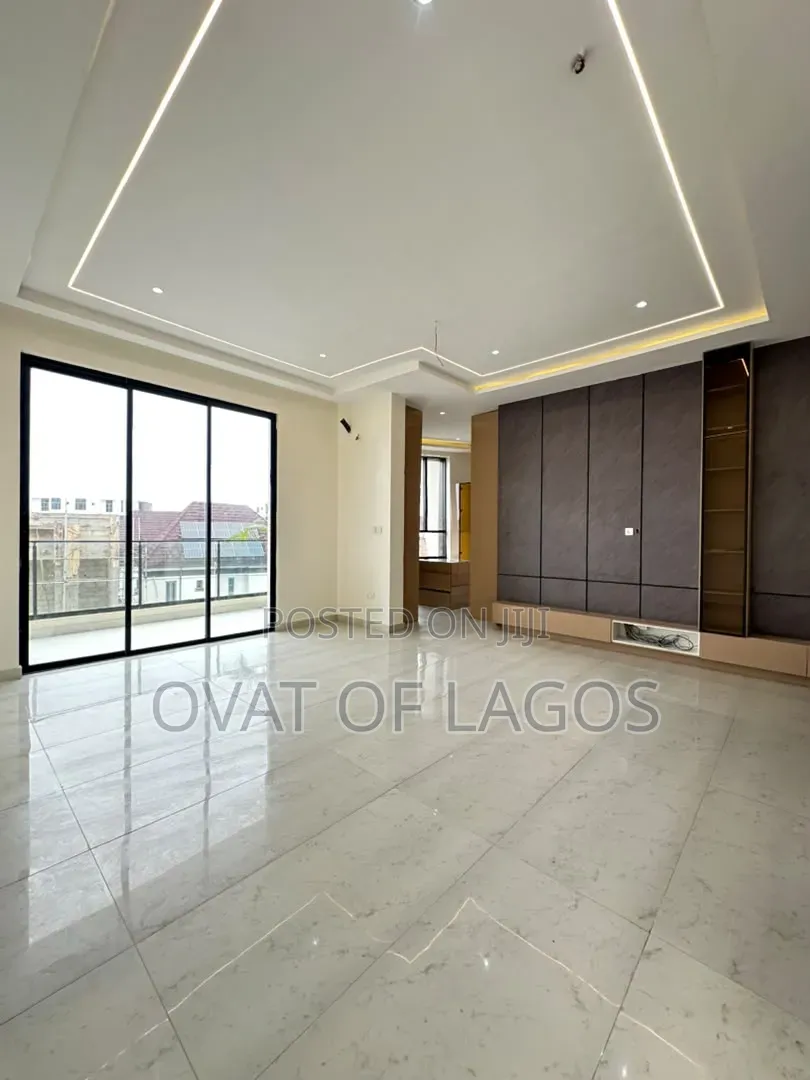 5bdrm Duplex in Lekki Expressway for sale in Lekki Expressway