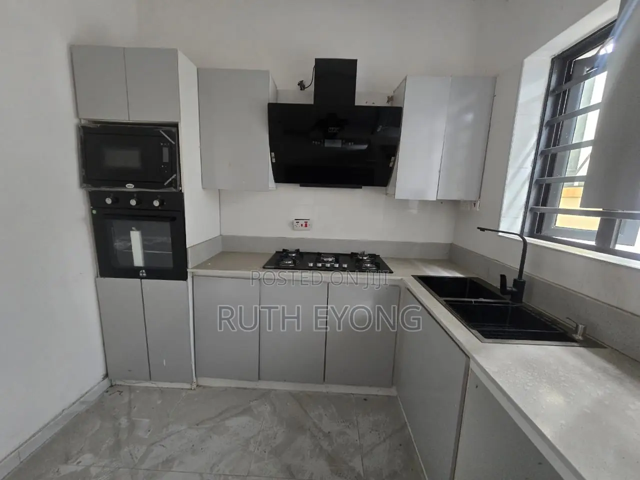 4bdrm Townhouse / Terrace in Lekki Scheme 2, Abraham Adesanya Estate in Abraham Adesanya Estate