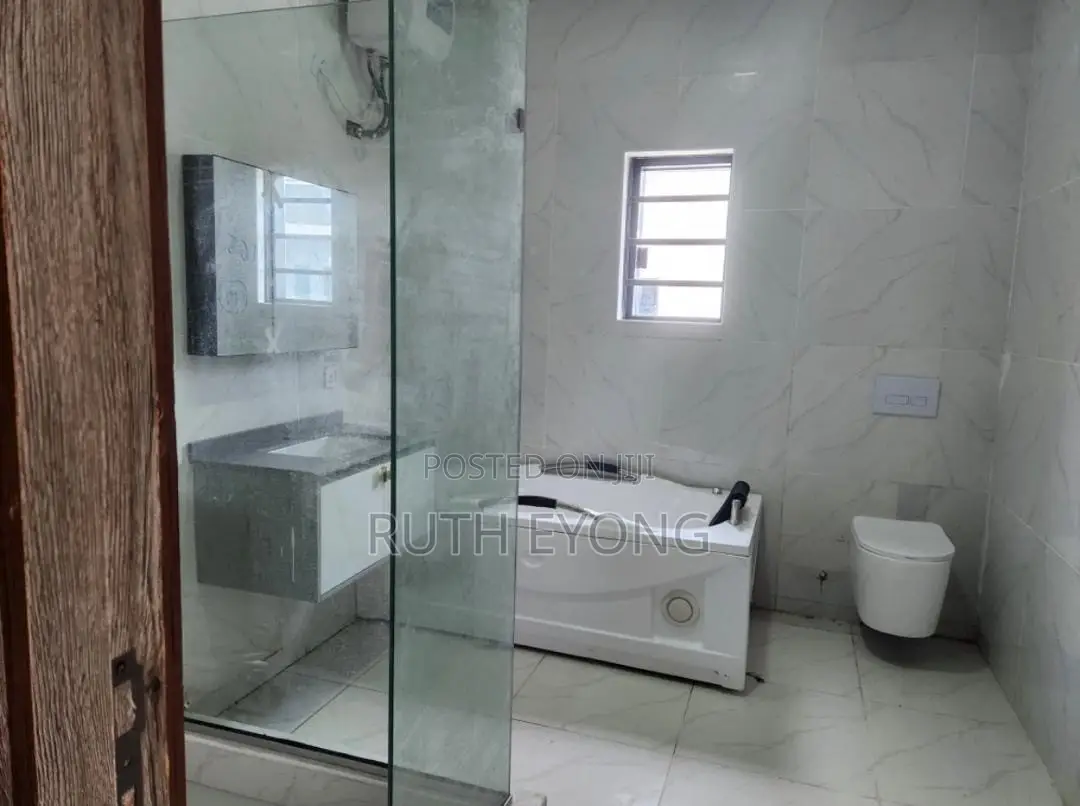 3bdrm Townhouse/Terrace in Ologolo Lekki for sale in Ologolo