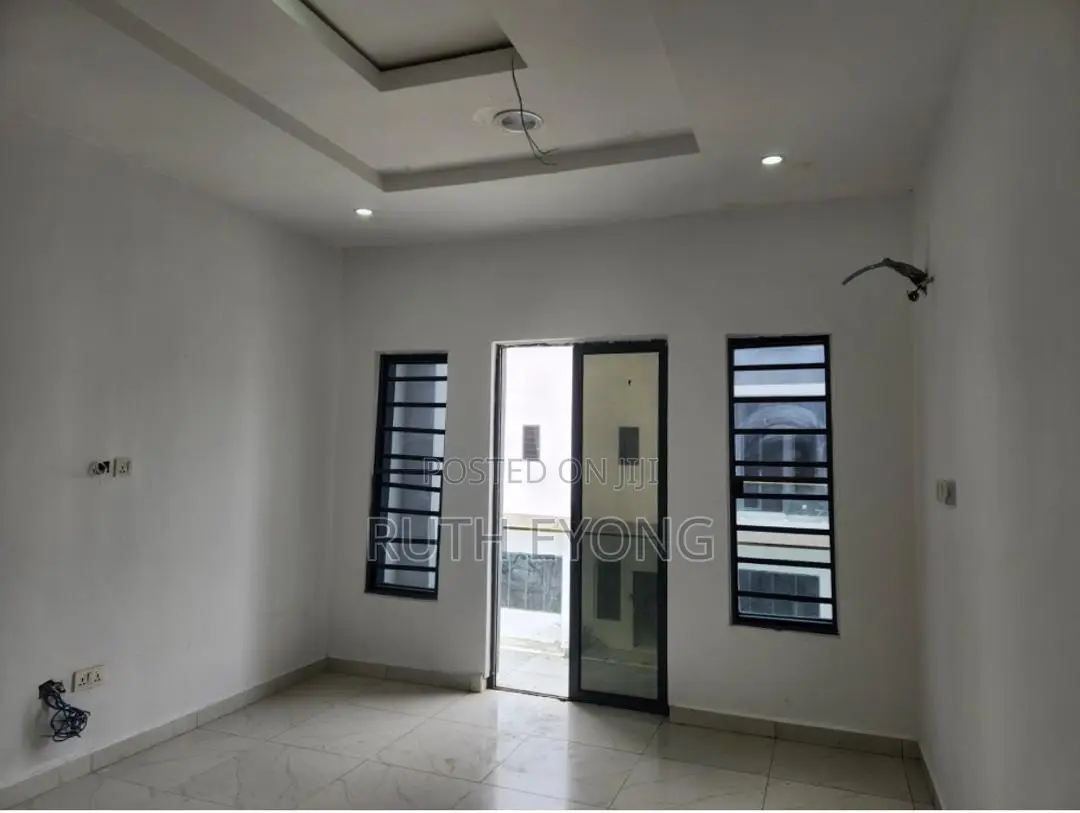 3bdrm Townhouse/Terrace in Ologolo Lekki for sale in Ologolo