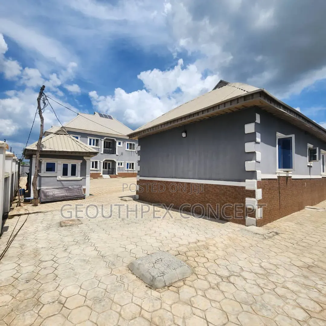 15bdrm Block of Flats in Harmony Quarters, Akobo for sale in Akobo