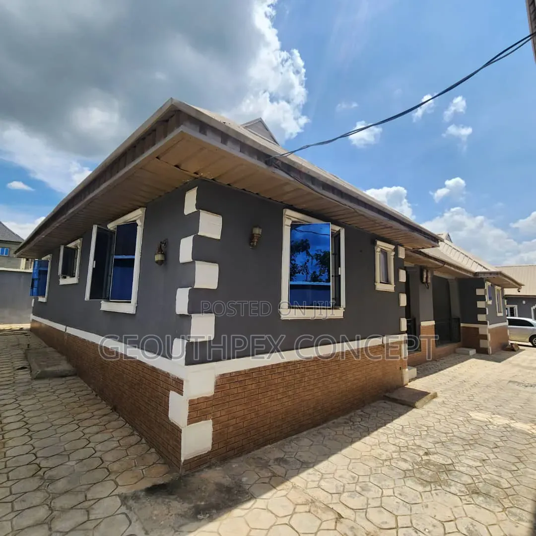 15bdrm Block of Flats in Harmony Quarters, Akobo for sale in Akobo