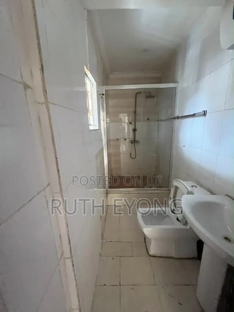 3bdrm Apartment in Ikota Villa Estate, for rent in Ikota