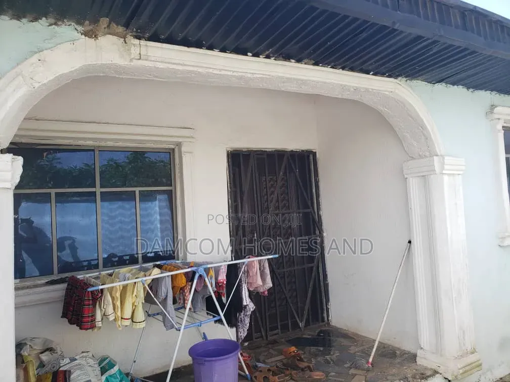4bdrm Apartment in Abaodan Estate, Akinyele for sale in Akinyele