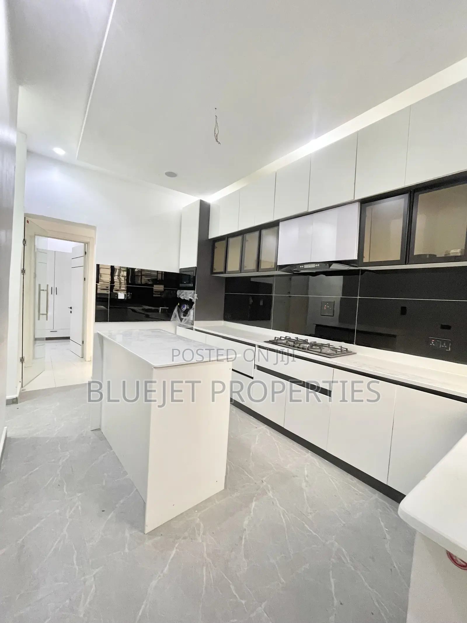 4bdrm Duplex in Lekki for sale in Lekki Phase 1