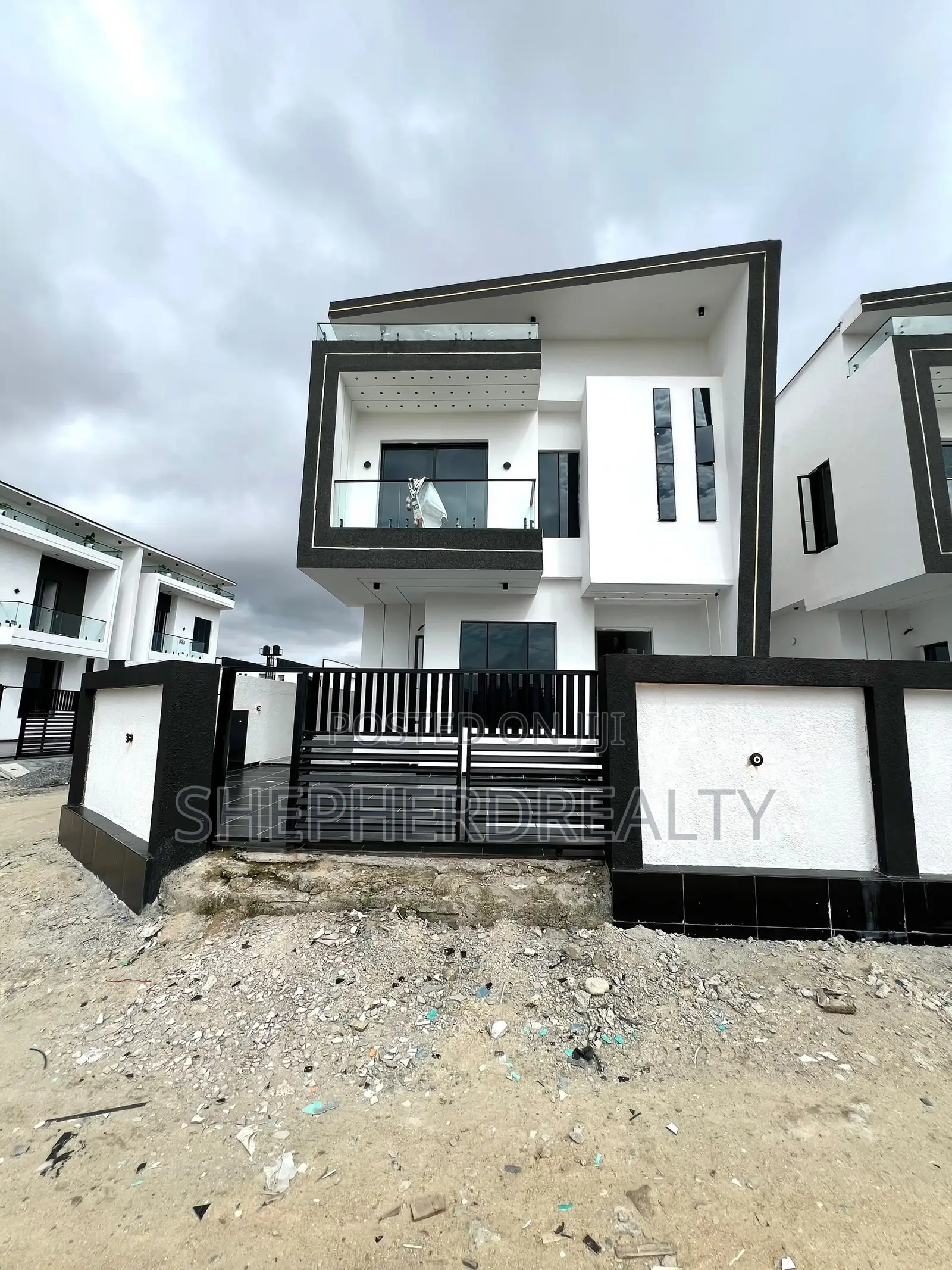 4bdrm Duplex in Ado / Ajah for sale in Ado / Ajah