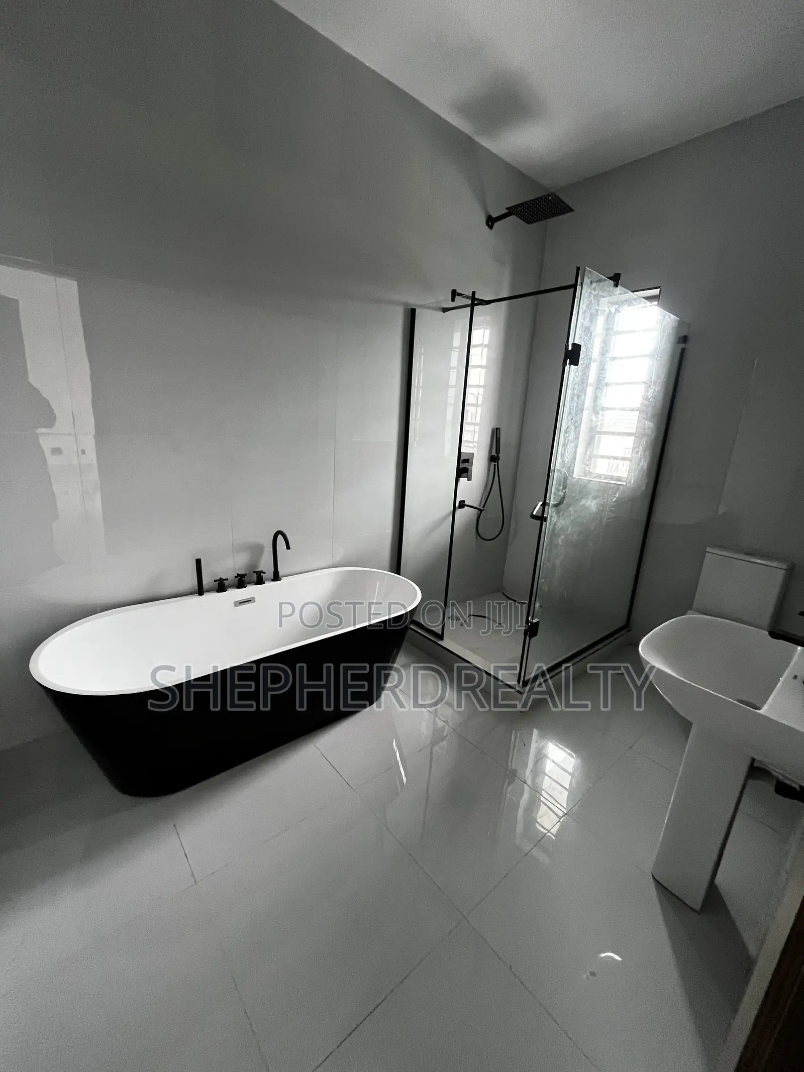 4bdrm Duplex in Sangotedo for sale in Sangotedo