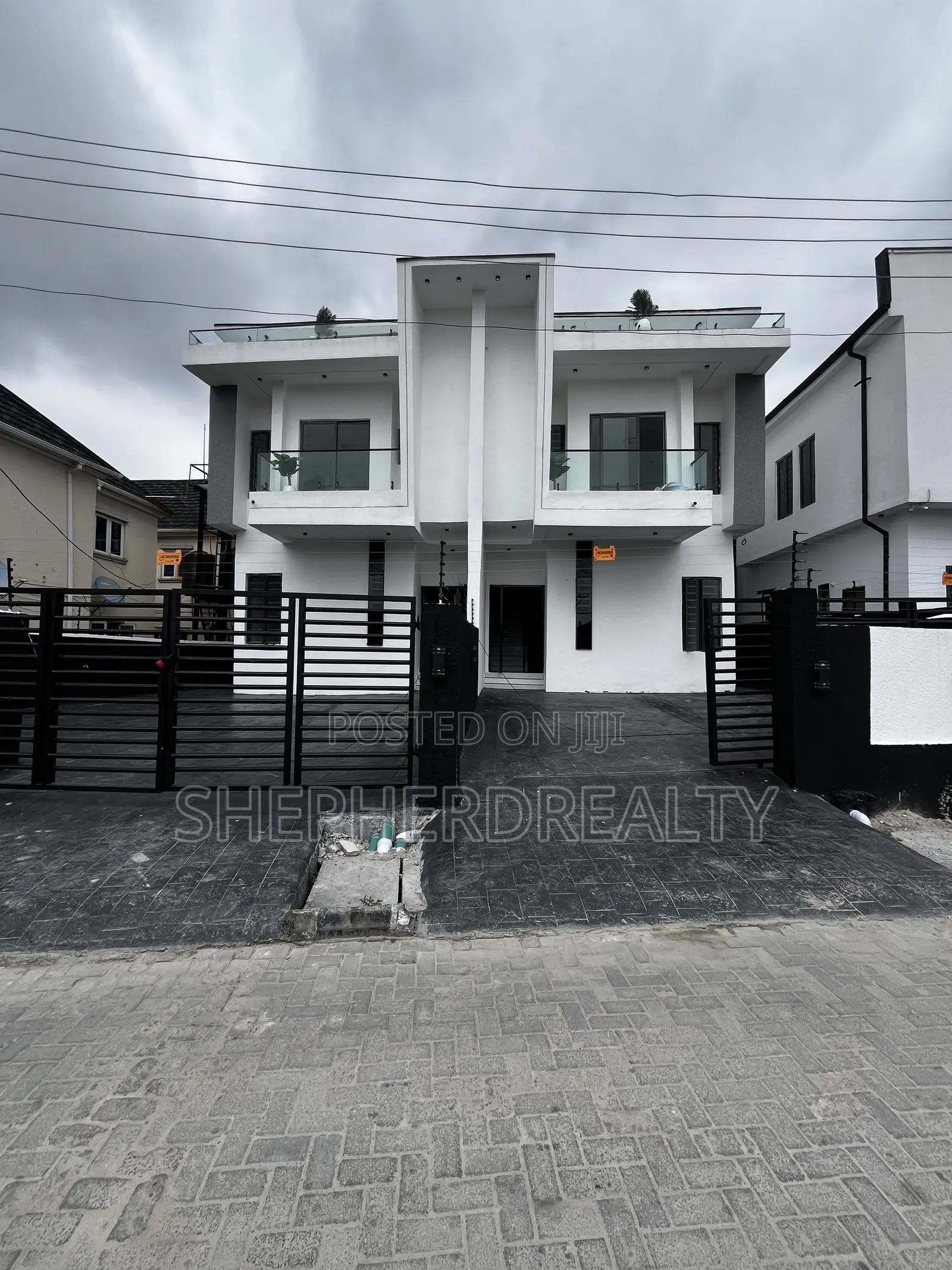 4bdrm Duplex in Sangotedo for sale in Sangotedo