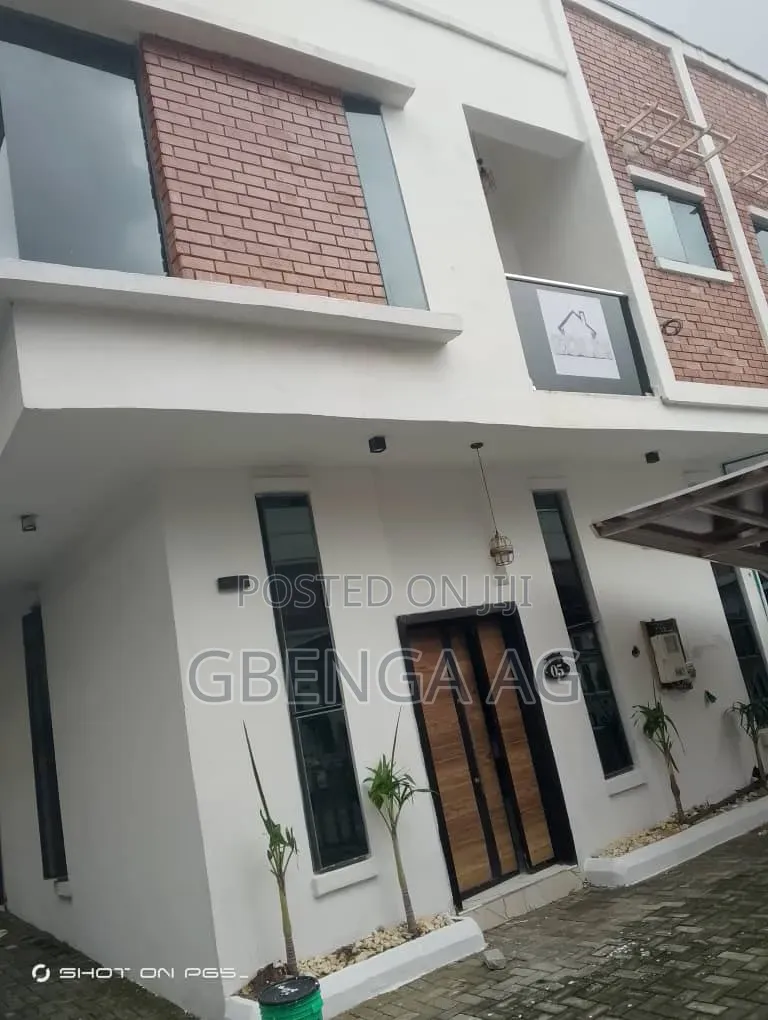 4bdrm Duplex in Victoria Crest 2, Lekki Phase 2 for sale in Lekki Phase 2