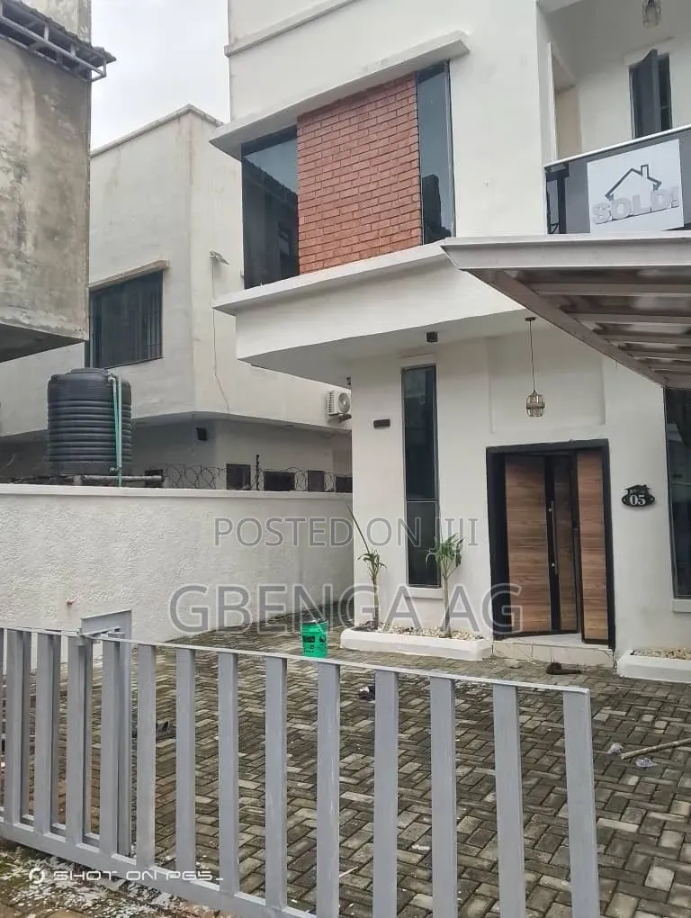 4bdrm Duplex in Victoria Crest 2, Lekki Phase 2 for sale in Lekki Phase 2