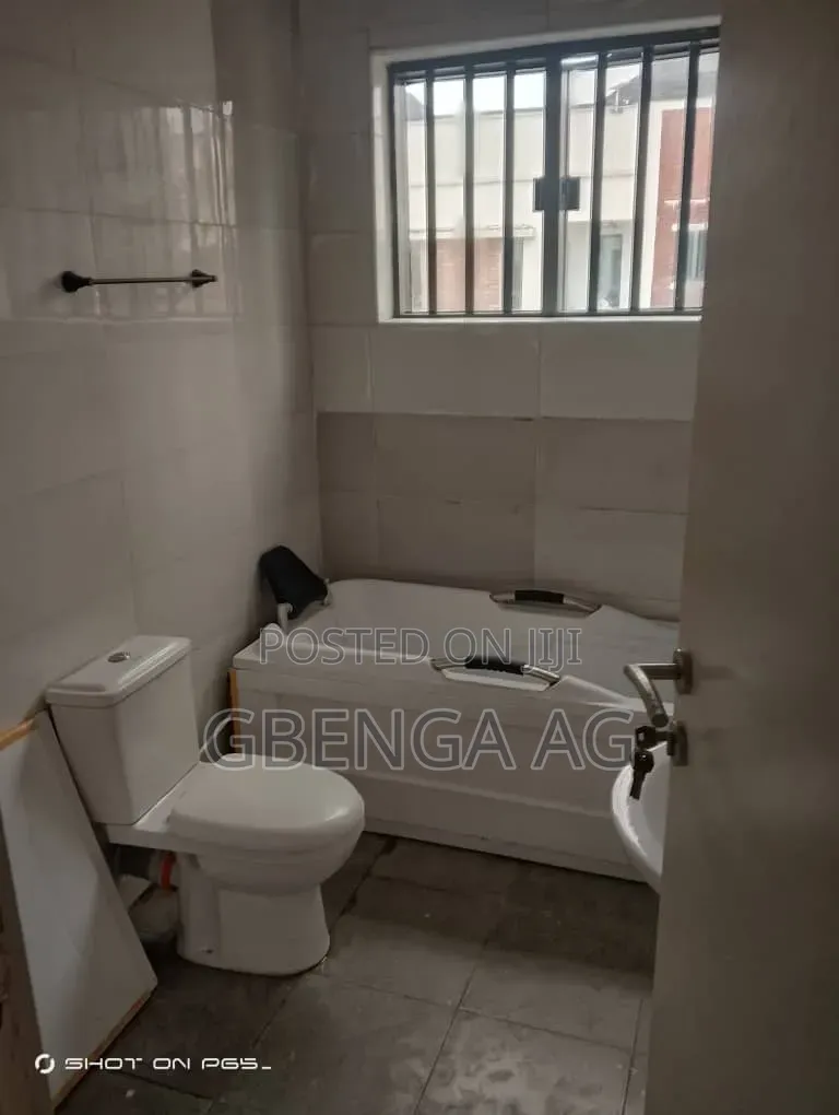 4bdrm Duplex in Victoria Crest 2, Lekki Phase 2 for sale in Lekki Phase 2