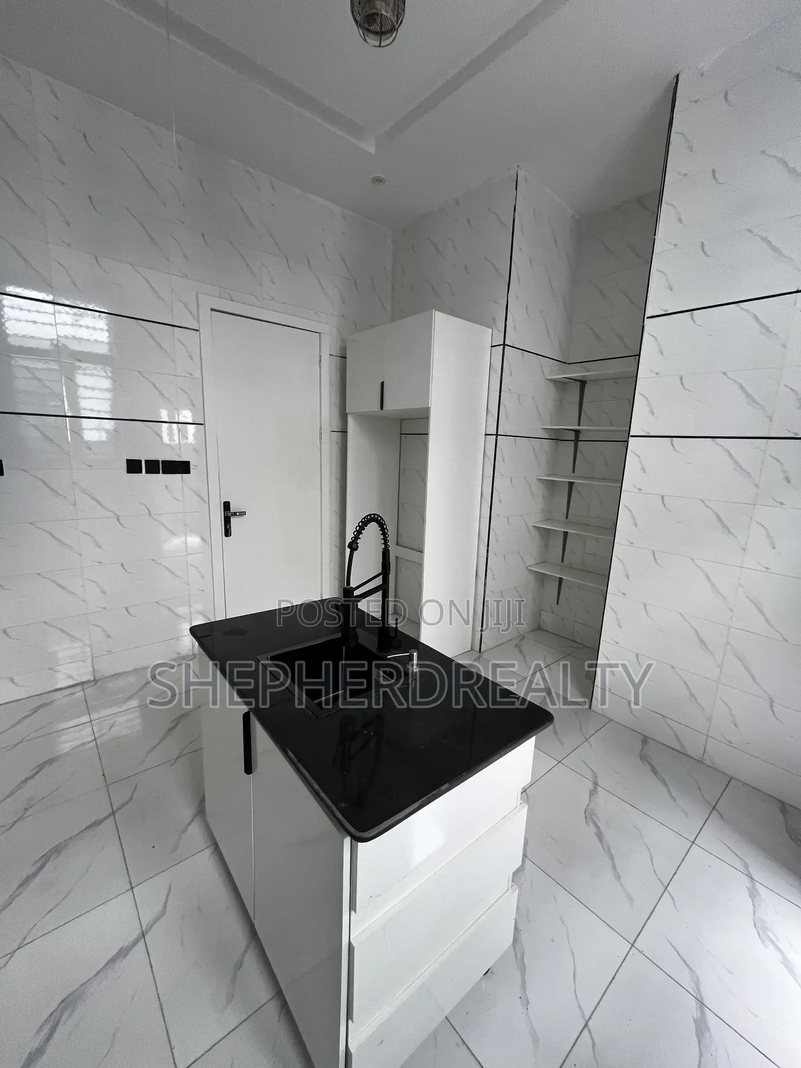 5bdrm Duplex in Sangotedo for sale in Sangotedo