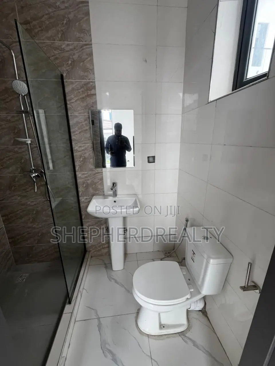 5bdrm Duplex in Sangotedo for sale in Sangotedo