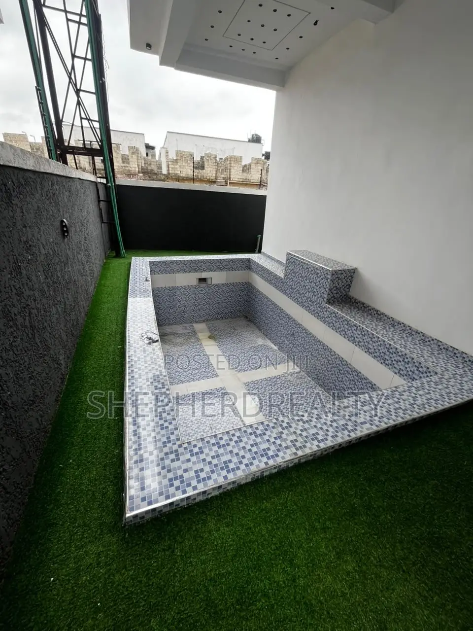 5bdrm Duplex in Sangotedo for sale in Sangotedo
