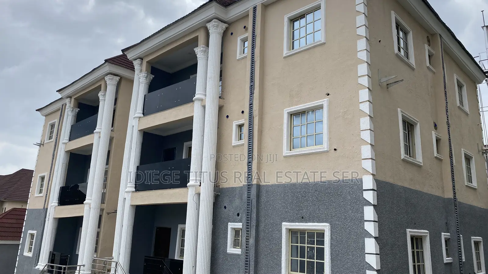 18bdrm Block of Flats in Opposite Maitama, Katampe (Main) for sale in Katampe (Main)