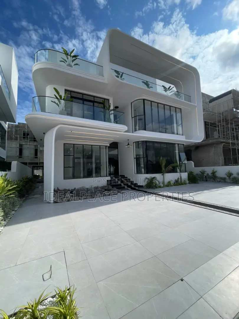 5bdrm Duplex in Osapa london for sale in Osapa london