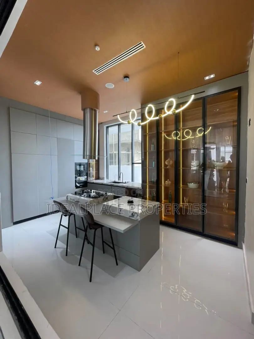 5bdrm Duplex in Osapa london for sale in Osapa london