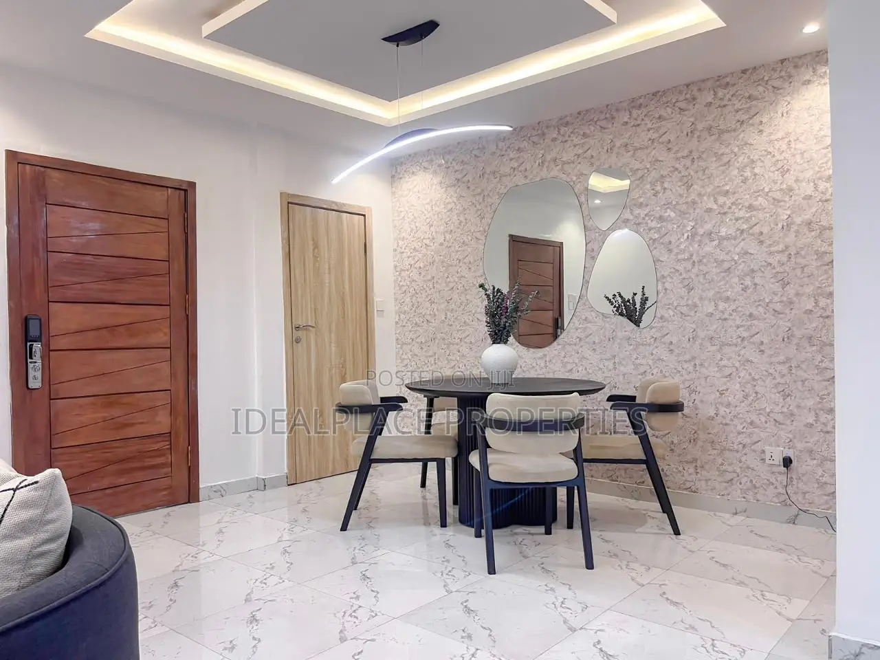 Furnished 3bdrm Apartment in Chevron for sale in Chevron