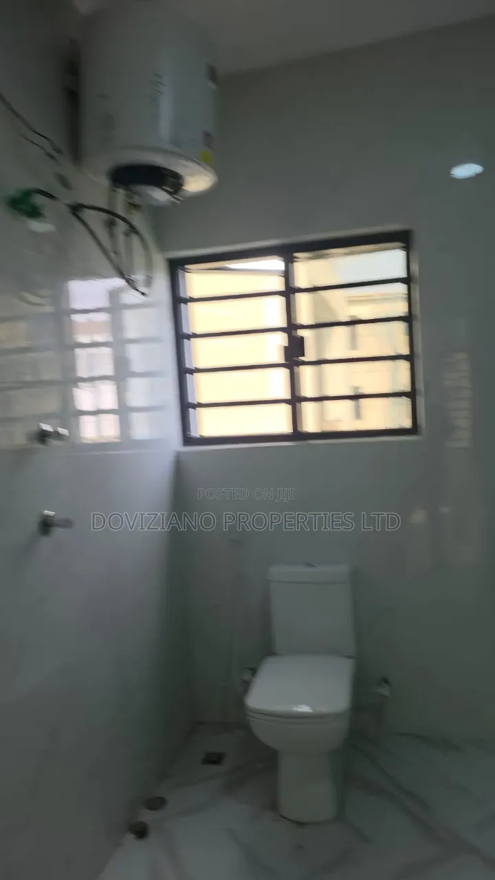 5bdrm Duplex in Adeniyi Jones for sale in Adeniyi Jones