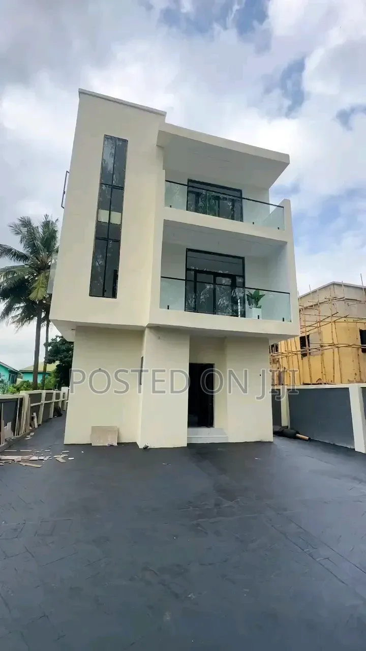 Furnished 4bdrm Duplex in Old Gra, Enugu for sale in Enugu