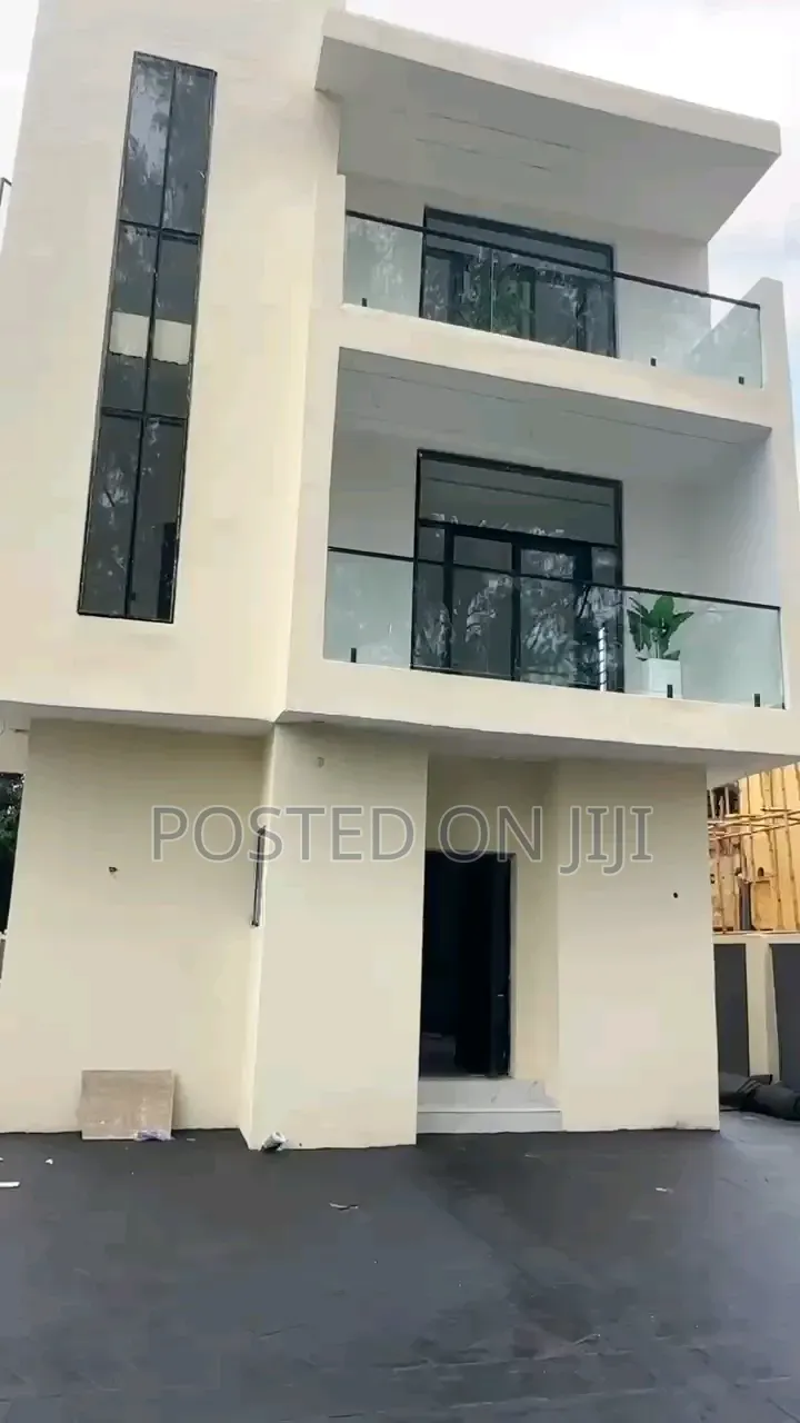 Furnished 4bdrm Duplex in Old Gra, Enugu for sale in Enugu