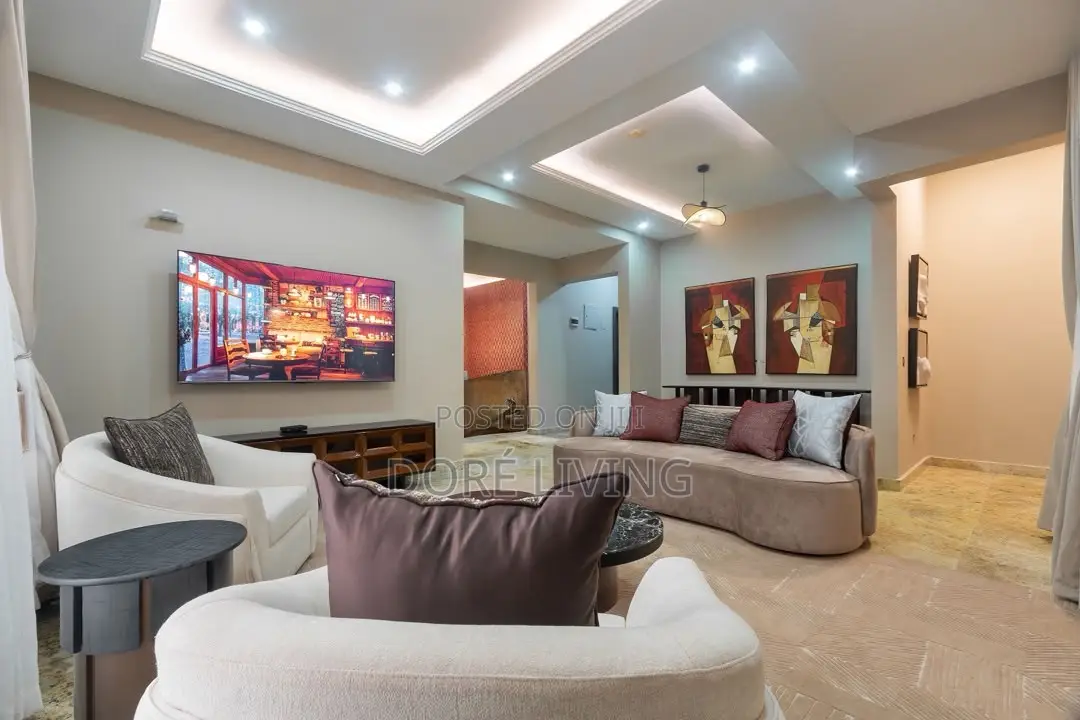HOT LISTING! Posh 1 Bed With Cinema | Oniru, Lekki in Lekki Phase 1
