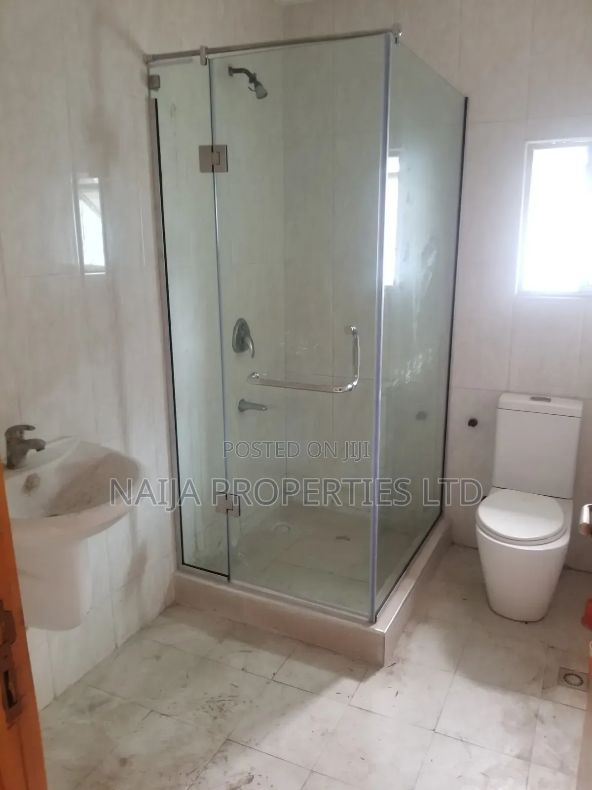 3bdrm Apartment in Off Fatai Arobioke, Lekki Phase 1 for rent in Lekki Phase 1