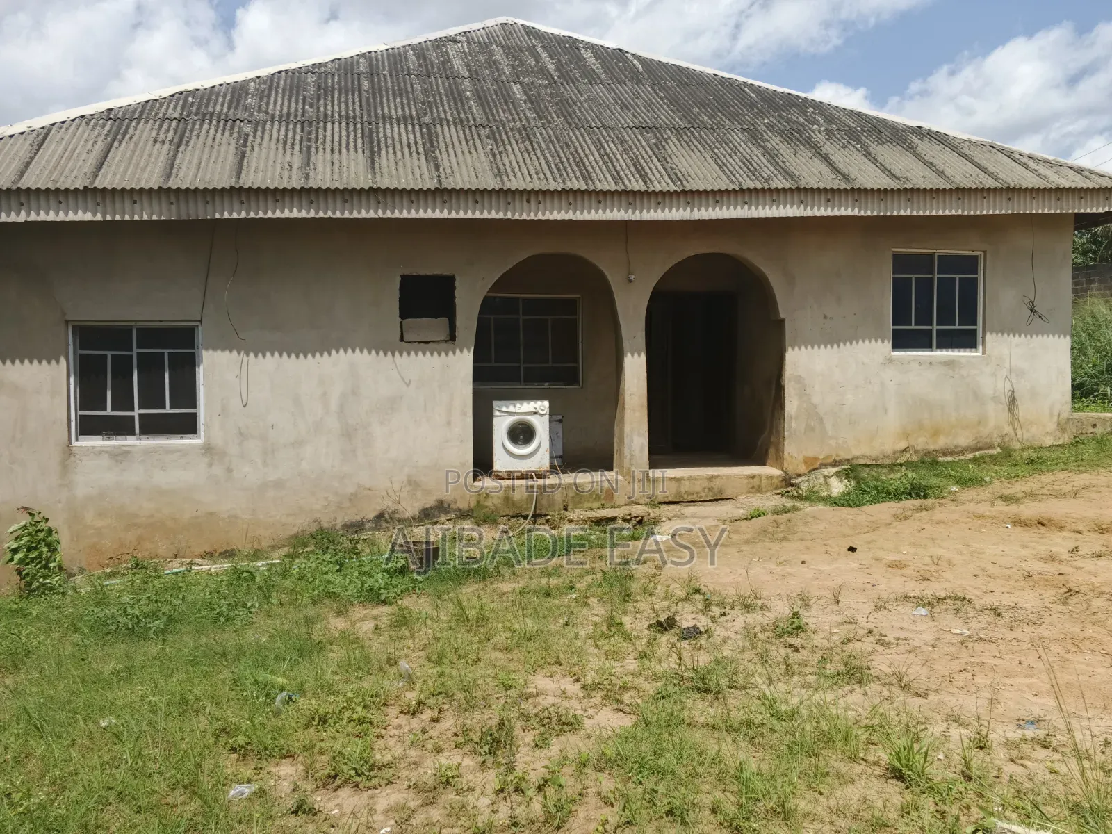 4bdrm Bungalow in Ayobo for sale in Ayobo