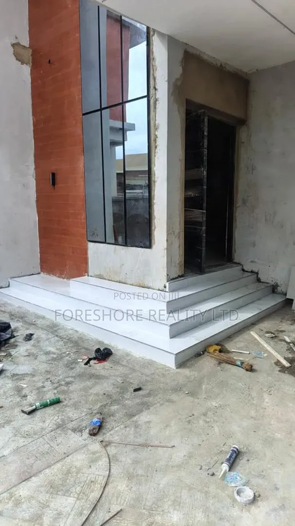 5bdrm Duplex in Oregun for sale in Oregun