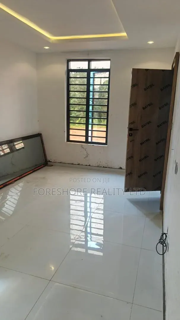 5bdrm Duplex in Oregun for sale in Oregun
