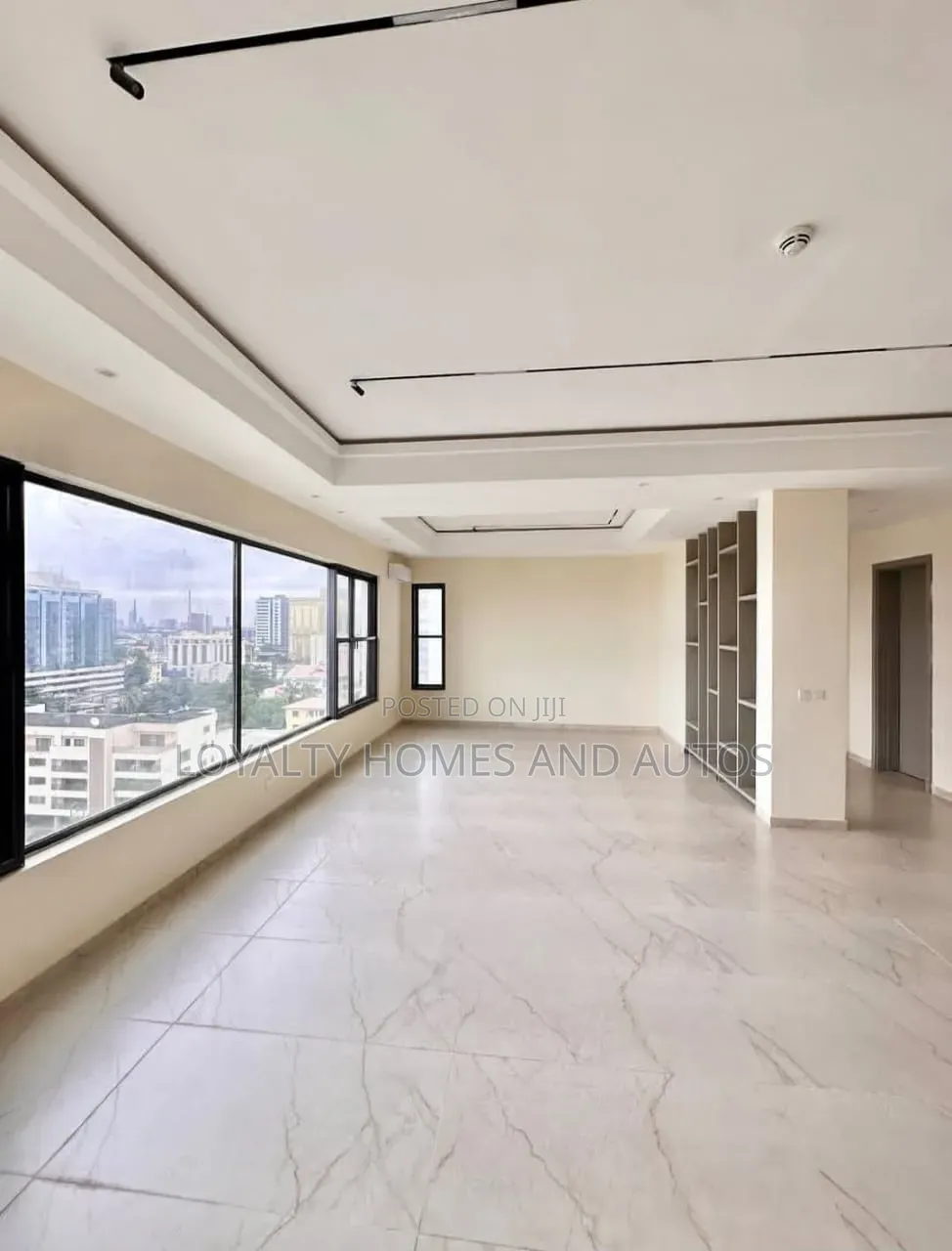 3bdrm Apartment in Ahmadu Bello Way for sale in Ahmadu Bello Way