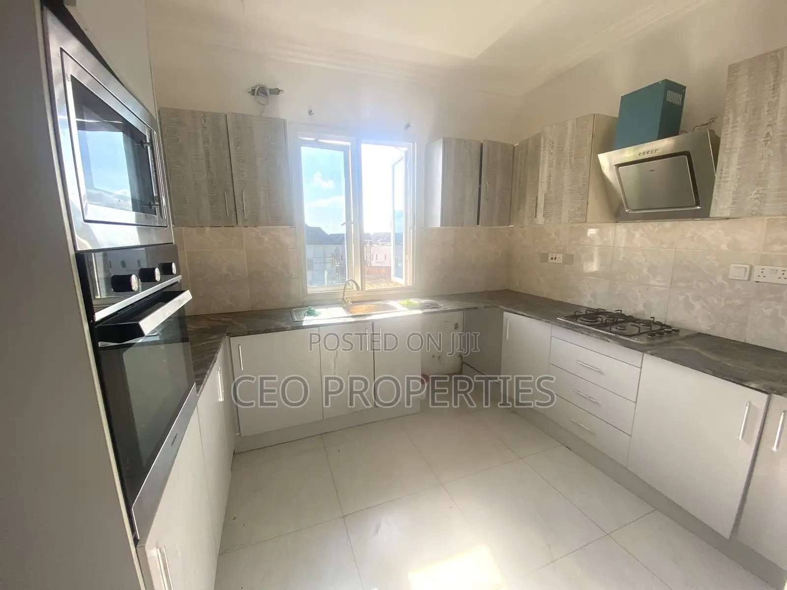3bdrm Block of Flats in Oral Estate, Chevron for rent in Chevron