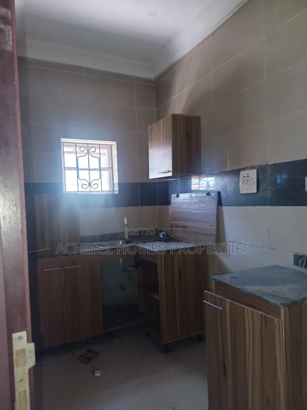 2bdrm Apartment in Near Abraham, Lekki Phase 2 for rent in Lekki Phase 2