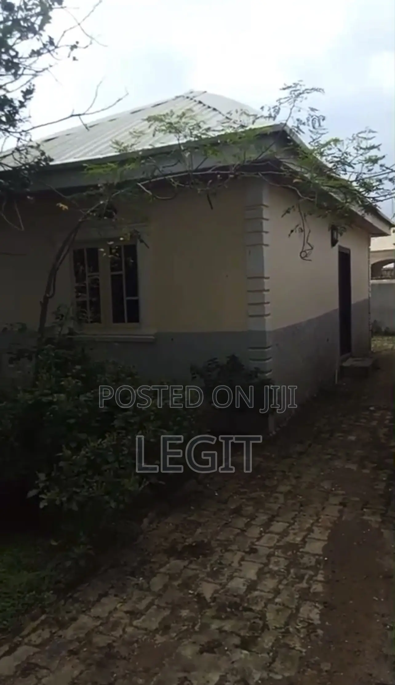 3bdrm Bungalow in Lugbe District for sale in Lugbe District
