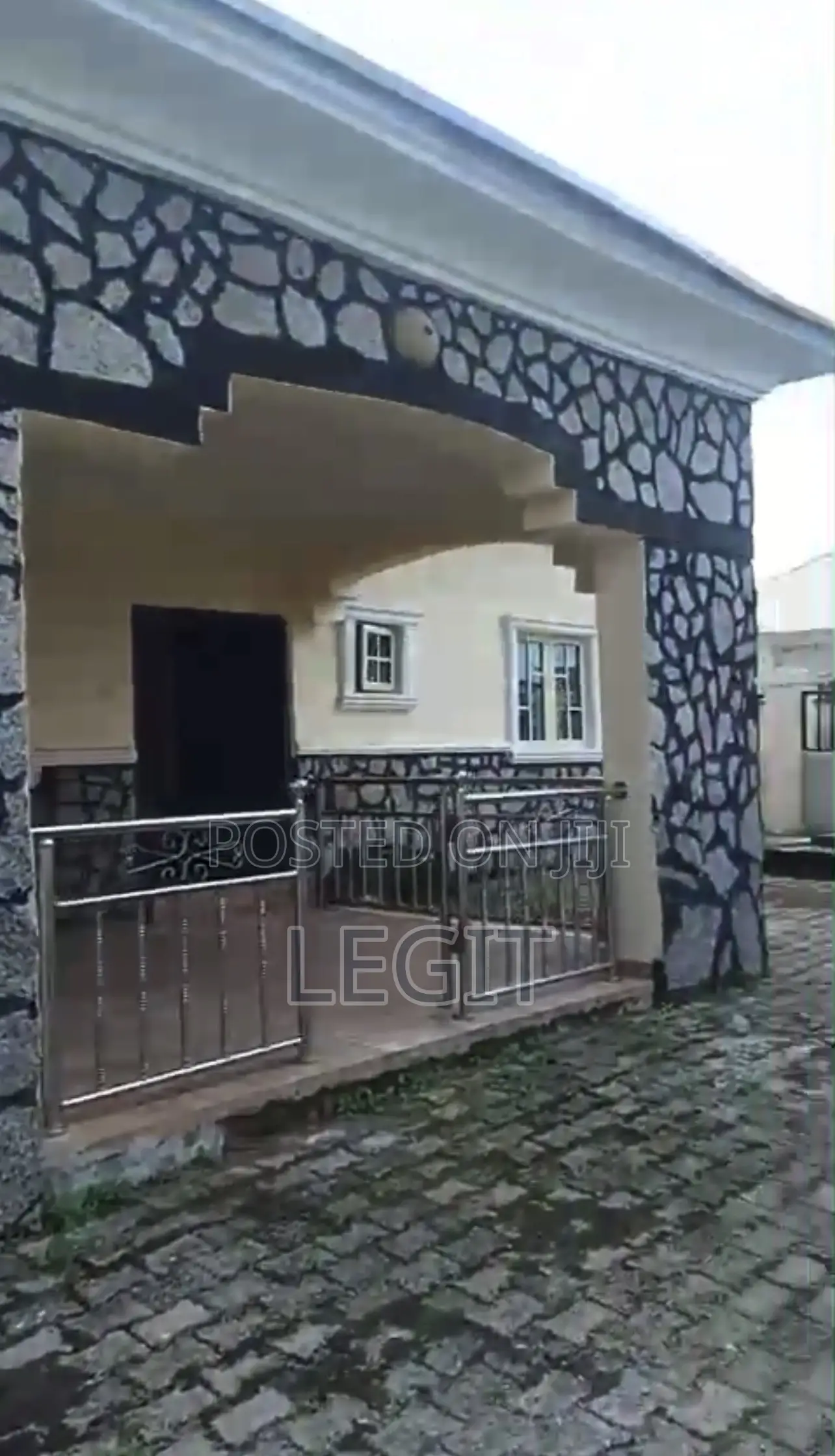 3bdrm Bungalow in Lugbe District for sale in Lugbe District