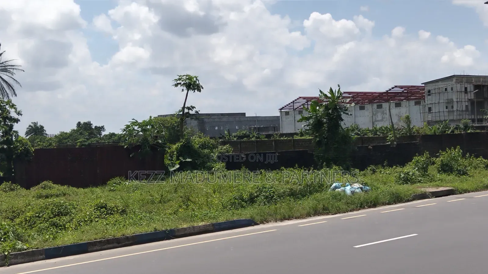 For Sale : 10 Plots at Obirikwere Opm New Airport Road Ph in New Layout