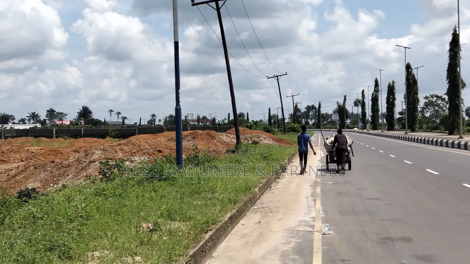 For Sale : 16 Plots on Major Obirikwere Opm New Airport Rd, Ph in New Layout