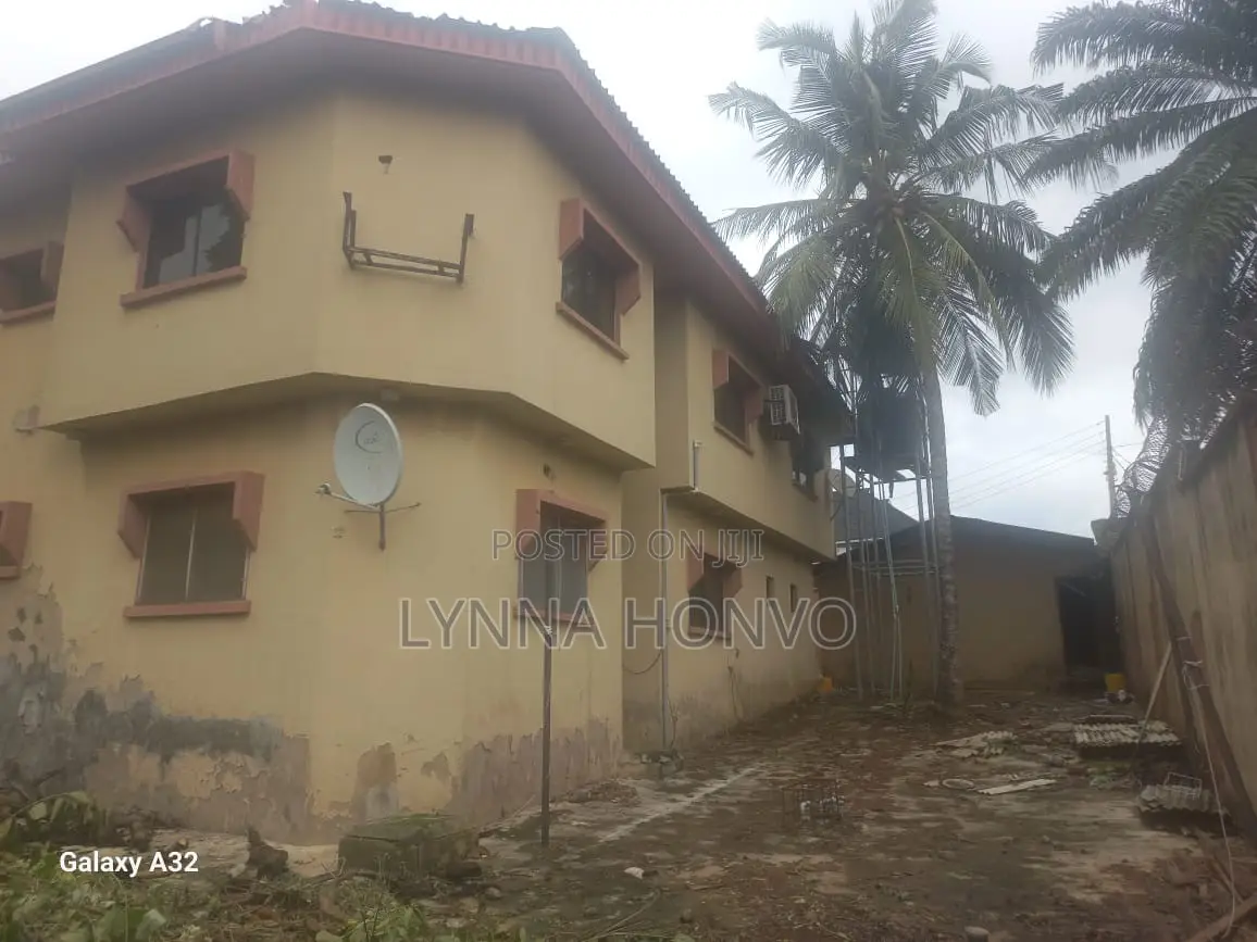 10bdrm Duplex in Olowogbo Estate, Agric for sale in Agric