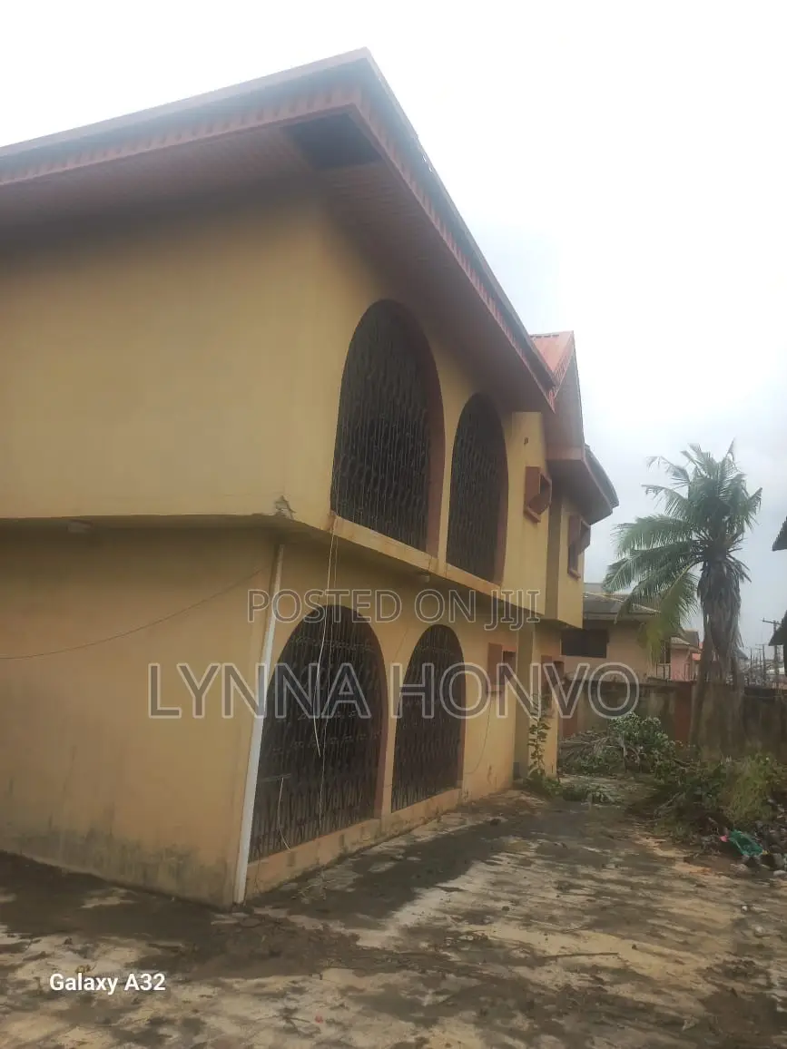 10bdrm Duplex in Olowogbo Estate, Agric for sale in Agric